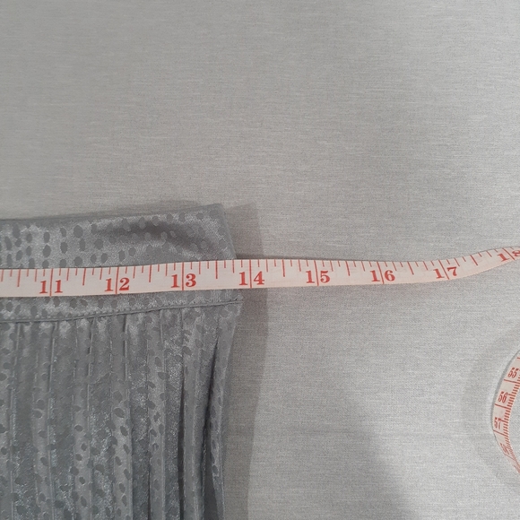 JUSTFAB Women's Pleated Draped Skirt Metallic Silver - Picture 6 of 8